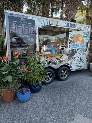 Sunset Bowls food truck