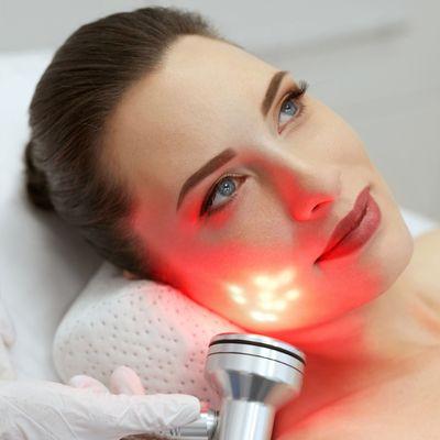 LED photo therapy. Great for all types of skin.