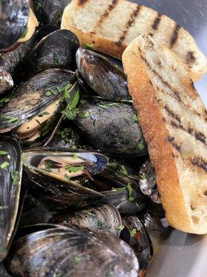 Steamed Mussels and Grilled Ciabatta- Virtual Cooking Class