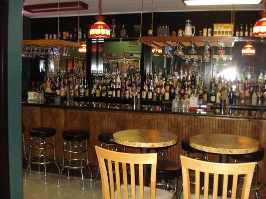 Real bar setting with granite bar tops!