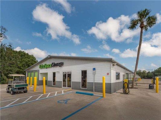 Beauty Image - Extra Space Storage at 4761 Gulf Breeze Pkwy, Gulf Breeze, FL 32563