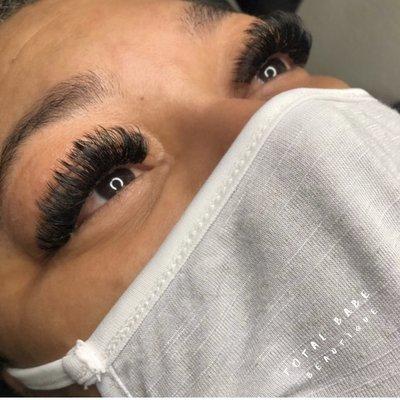 Mega Volume lashes