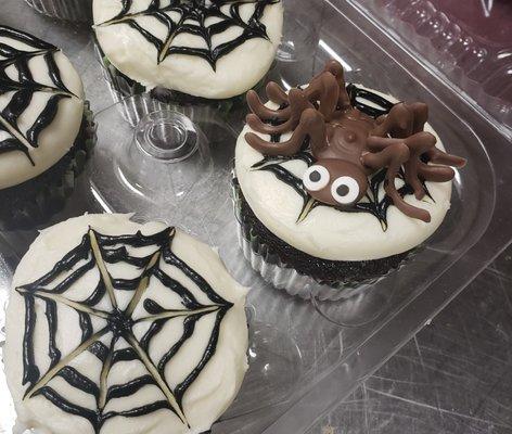 Chocolate Spiders on Cupcakes