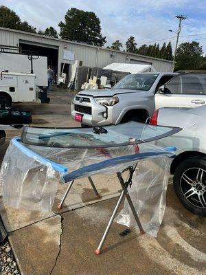 2021 Toyota 4Runner windshield replacement