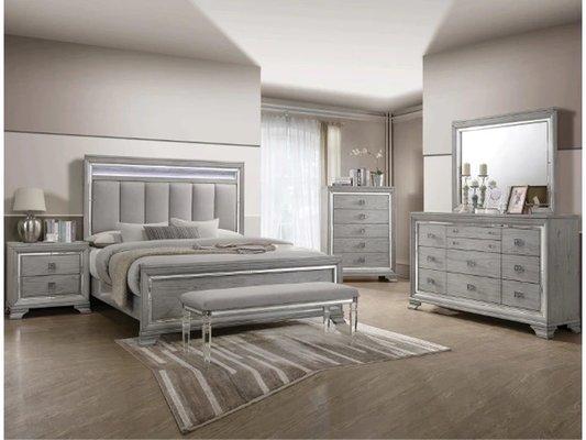 master bedroom, the bench is really cool