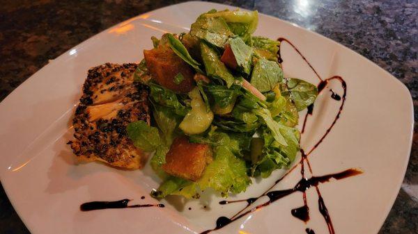 Mixed Green Salad w/ Salmon