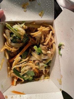 Vegetable lo mein