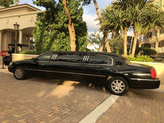 Stretch limo service and airport transportation