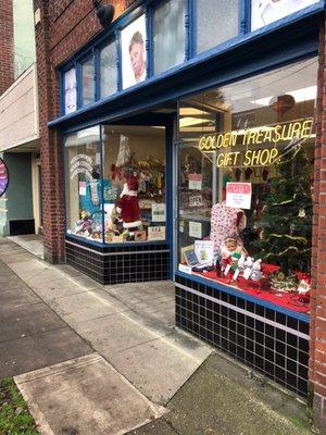 The exterior of the gift shop on 40th Avenue in Hollywood