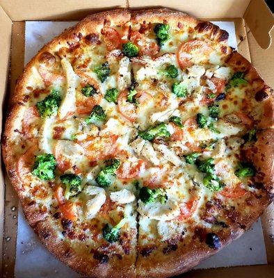 White chicken pizza.... AWESOME!