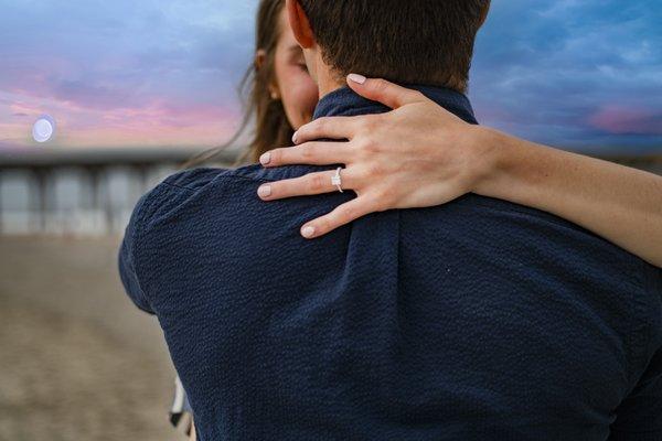 Surprise proposal on beach