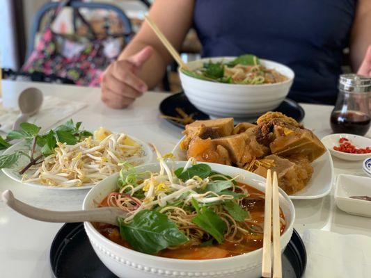 Crab meat noodles soup