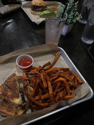 Patty Melt with Sweet Potato Fries! DELISH FRIES