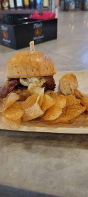 Buffalo Mac n cheese burger