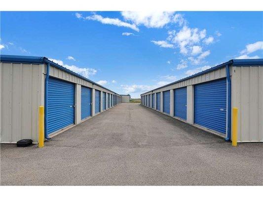 Exterior Units - Storage Express at 13855 N 1000 East Rd, Bloomington, IL 61705