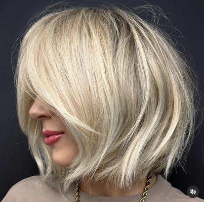 Sexy atomic blonde with random razoring to take away the bulk and to put all eyes on u