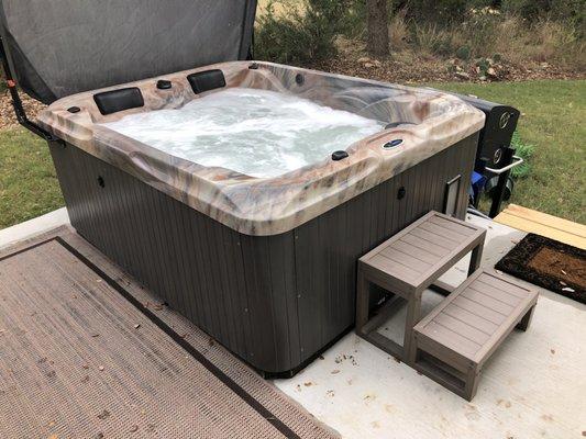 Hot Tub delivery & service in Lago Vista!