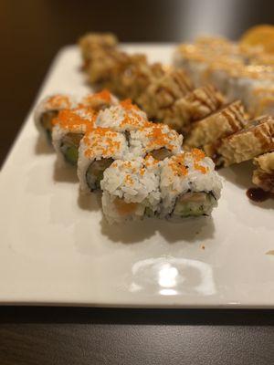 Alaska roll (salmon, cucumber, avocado).  good!