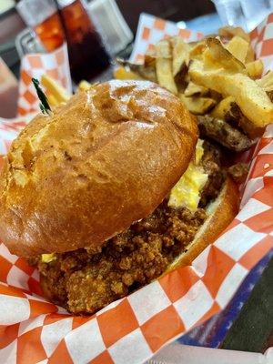 The Duke - Chili Slaw Buger