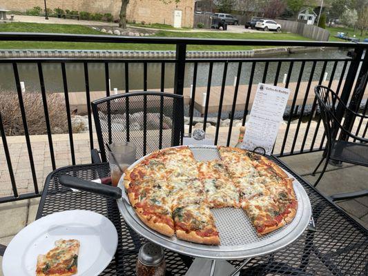 Veggie pizza