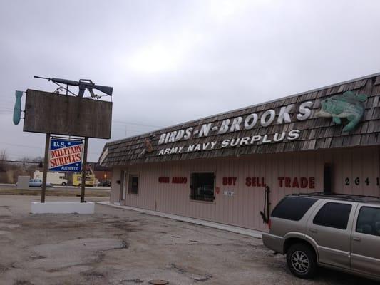 Birds'n Brooks storefront