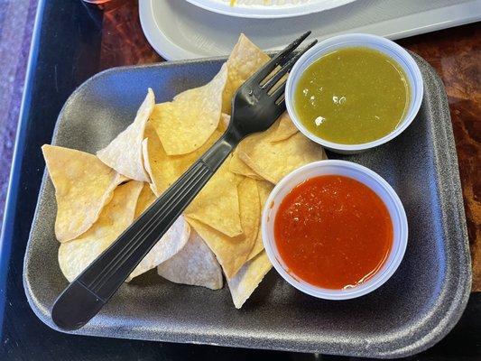 Chips, red sauce, mild(er) green sauce