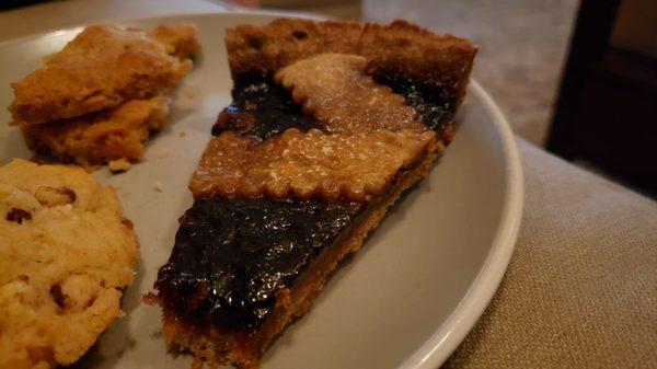 Vegan elderberry tart ($5). Tasty.