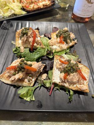 Salmon bruschetta