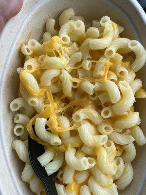 Mac and cheese........ this is a disgrace. No effort put into this.