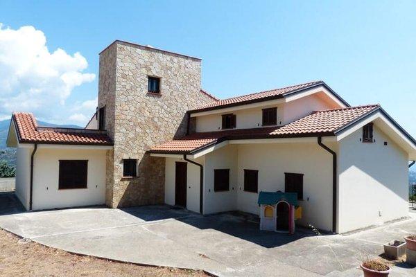 Quaint residence with beautiful roof