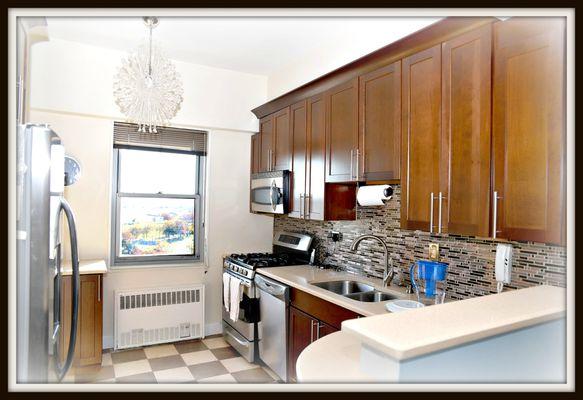 Gorgeous Updated Kitchen In Penthouse