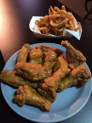 Medium wings and curly fries