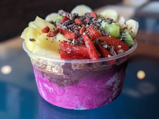 Pitaya açai bowl