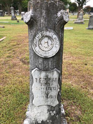 A common trade union grave marker in the Austin and Manor area