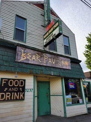 Bear Paw Inn