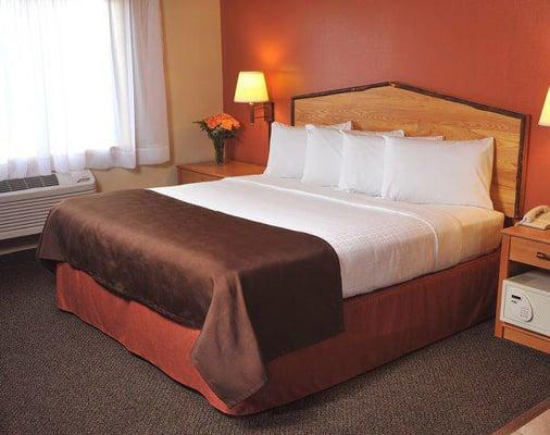 This guest room features one king size Serta Perfect Sleeper bed, featuring luxurious triple sheeting linens.