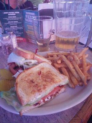 Blt sandwich with cajun fries