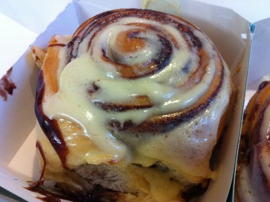 Cinnabon Classic Roll