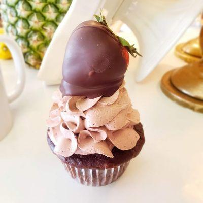 Chocolate Dipped Strawberry Cupcake!