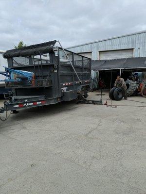 Heavy duty trailer tires