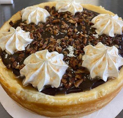 Caramel Turtle Cheesecake