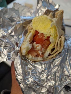 Tomato & feta breakfast pita