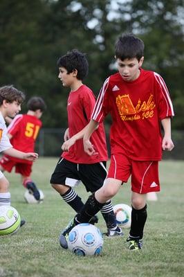 We offer sports leagues for kids and adults in soccer, basketball, tennis, taekwondo and much more!