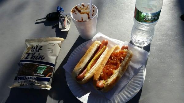 2 Sabrett dogs, chili on side,  pretzels,  bottled water.  The special for  6 bucks.