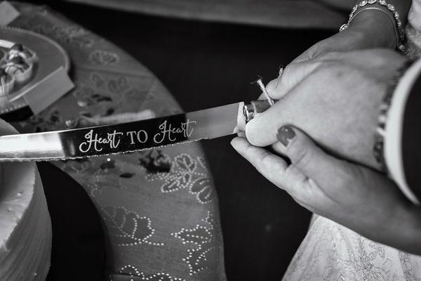 Cutting the wedding cake