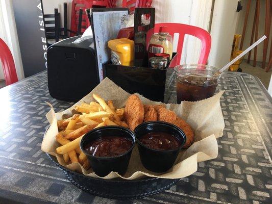 4 chicken fingers vgood - fries vgood - bbq sauce vgood