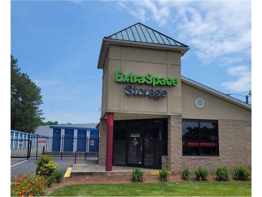 Alternate Beauty Image - Extra Space Storage at 5649 South Blvd, Charlotte, NC 28217