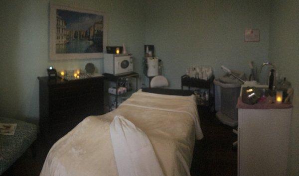 Candles and dim lighting will guide you into blissful relaxation in our private skincare rooms.