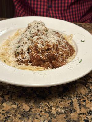 Pasta bolognese with meatballs