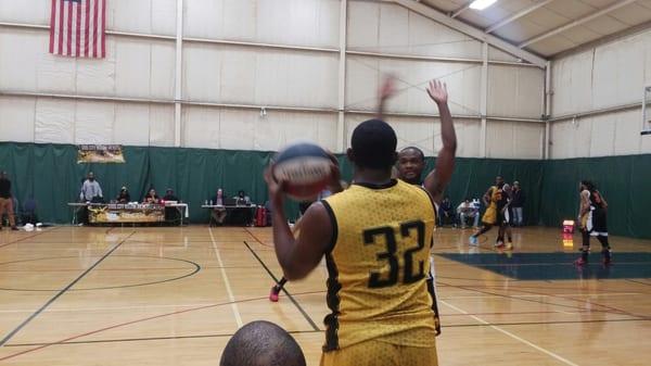 My brother in law hoopin